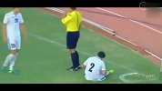 足球-17年-解气！韩国球员踢人犯规 被对手一套组合拳当场打傻-专题