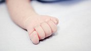 武汉不满一岁女婴提前发育双乳增大 家属申请鉴定奶粉质量