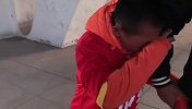 于睿在线寻找他！亚泰冲超失败小球迷痛哭：我再也不看球了
