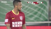 亚泰后场断球高速反击 日夫科维奇飞身铲射梅开二度
