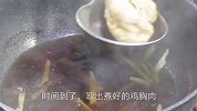 鸡胸肉学会这样做，鲜嫩爽口不油腻，搭配一把菠菜，真正的减脂餐