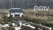 悍马H2-黑色泥地真正的越野车