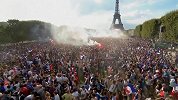巴黎战神广场已经水泄不通！这是夺冠才有的盛况