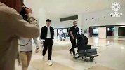 孙兴慜抵达阿联酋驰援韩国队 记者机场长枪短炮等候亚洲一哥