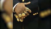 保罗看了会沉默29队齐流泪 勇士安保大哥带满戒指”炫富“
