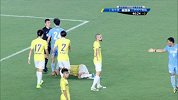 中国足协杯-17赛季-淘汰赛-1/4决赛次回合-第45分钟犯规 柳超R马禁区前拼抢对脚 申鑫悍将捂腿痛苦倒地-花絮