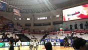 【PP体育在现场】新疆主场发统一助威服 红山体育馆成白色海洋