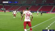 第11分钟利物浦球员菲尔米诺射门 - 打偏