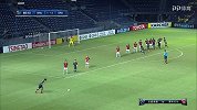 武里南获得前场位置绝佳任意球 素帕那头槌稍稍偏出