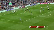 马赫雷瑟求变右脚传中 席尔瓦头球被封出