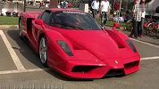 法拉利的精华之车-红色恩佐街头实拍