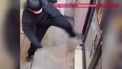 河南多名少年“夜袭”便利店，从店里“拿”走些许零食