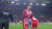 第85分钟奥林匹亚科斯球员Georgios Masouras换上