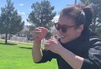 阳光正好！张伟丽在美国隔离后院勤勉练拳