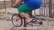 自行车锯木头这操作厉害了！