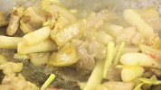 五花肉配年糕，软糯香甜的幸福味道！