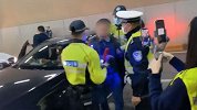 高校领导遇查酒驾逃跑被直播 警方：喝了半杯啤酒 不构成酒驾