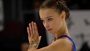 出道即巅峰！15岁俄花滑天才少女夺冠 中途变装+创历史神级表演