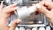 用银色化妆品系列指甲油、亮片等给透泰染色，无硼砂，治愈