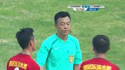 争议判罚出现 穆伦加延边禁区倒地主裁判不予理会