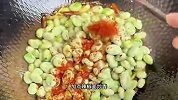 云南特色美食薄荷炒蚕豆，做法简单，这样的味道真的不一般