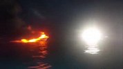 台湾外海发生火烧船事故，30人匆忙弃船跳海逃生