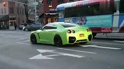 车迷们颤抖吧！苹果绿日产GT-R街头尖叫