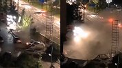 凌晨，宜宾银龙广场附近路面塌陷！停靠车辆被瞬间吞噬尘土飞扬