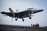 F-18试射制导炸弹，采用三模导引头技术，精准攻击单一目标