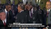 篮球-14年-热火队造访白宫奥巴马调侃LBJ骂小查 詹皇羞涩靠韦德肩膀-新闻