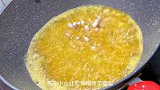 小时候过年的零食糖霜花生，做法原来很简单，酥脆香甜，粒粒挂霜