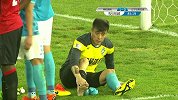 呼和浩特门将倒地玩新花样 袜子都脱了让队医治