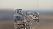 西昌山火牺牲人员遗体被运往殡仪馆 市民敬礼目送车辆自发鸣笛