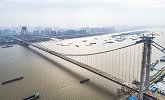 武汉建成世界最大跨度 双层公路悬索桥