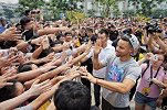 萌神抵京！库里现身首都引球迷疯狂呐喊
