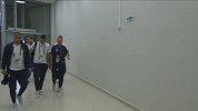 塞尔维亚队抵达球场 马蒂奇领衔一众硬汉