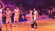 篮球-17年-迷妹福利！周杰伦热身潇洒中投空心入网太帅气-花絮