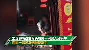 云南一饭店员工啃完骨头扔回锅中熬汤 还用同一锅汤洗碗洗手