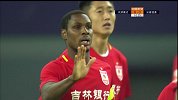 亚泰领先！阿德里安送神直塞 伊哈洛挑射破门打入赛季第19球