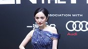 杨幂穿运动鞋配礼服大胆混搭 85花倪妮Baby谁最惊艳？