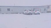 现场！甘肃马鬃山四月突降暴风雪 大雪覆盖地面一片白茫茫