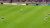 巴西重炮！卡洛斯经典超远距离任意球 助跑长达30米