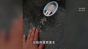男子疑因妻子出轨自杀，其父亲近日去世，家属,父子俩葬在一块