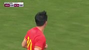 这踢的是啥？国足U23球员角球直接踢出底线...