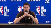 篮球-17年-汤普森谈与库里的7年：他很厉害也很努力 希望可以更像他-新闻