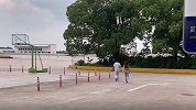 “我男朋友打我还把我放在高速路上”，直击民警调解情侣高速吵架