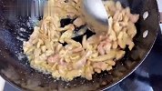 做个下饭的毛豆青椒炒肉丝！