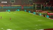 建业与人和暴雨中开战 奥汉德扎开球就远射