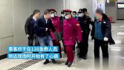 男乘客突发心梗晕倒，武汉地铁工作人员使用AED紧急抢救