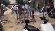 男子砍死老父后自杀 知情者：凶手曾持刀要钱 十年前是高校老师